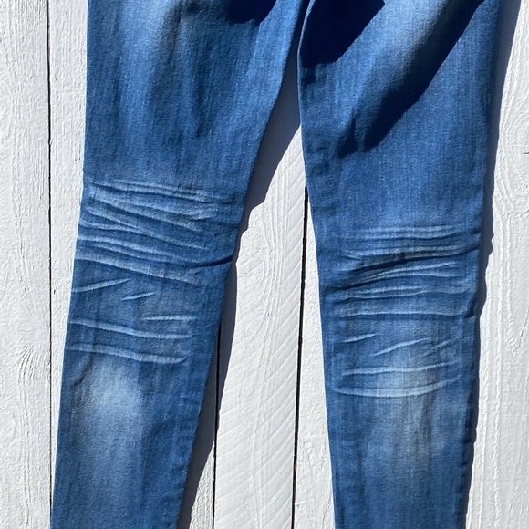 Almost Famous Jeans - Picture 7 of 7